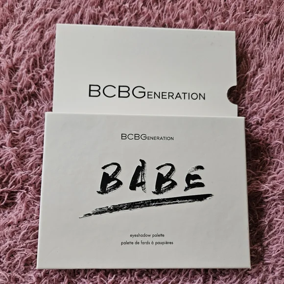 🆕️ BCBGeneration | BABE | Eyeshadow Palette | Shimmer | Matte | NWT - Picture 3 of 7